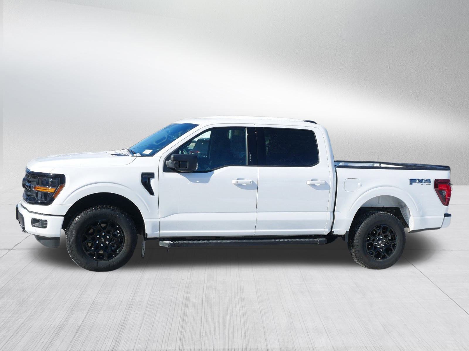 2024 Ford F-150 XLT photo 2
