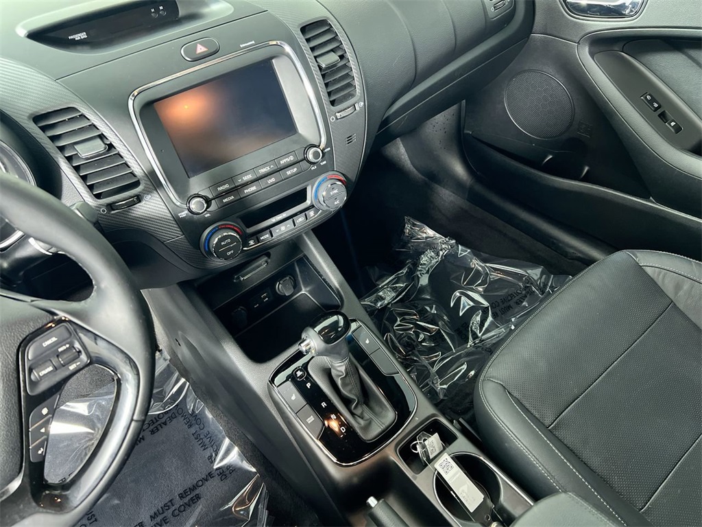 2017 Kia Forte EX photo 25