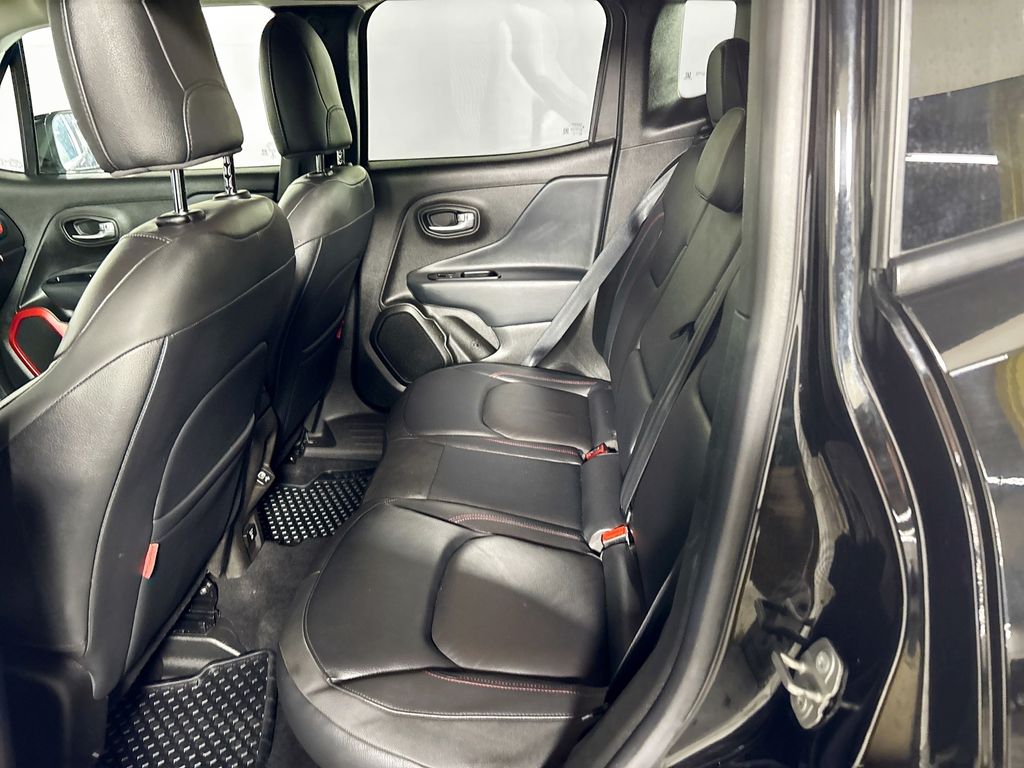 2022 Jeep Renegade Trailhawk photo 16