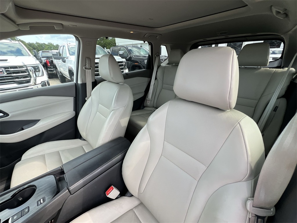 2022 Nissan Rogue SV photo 8