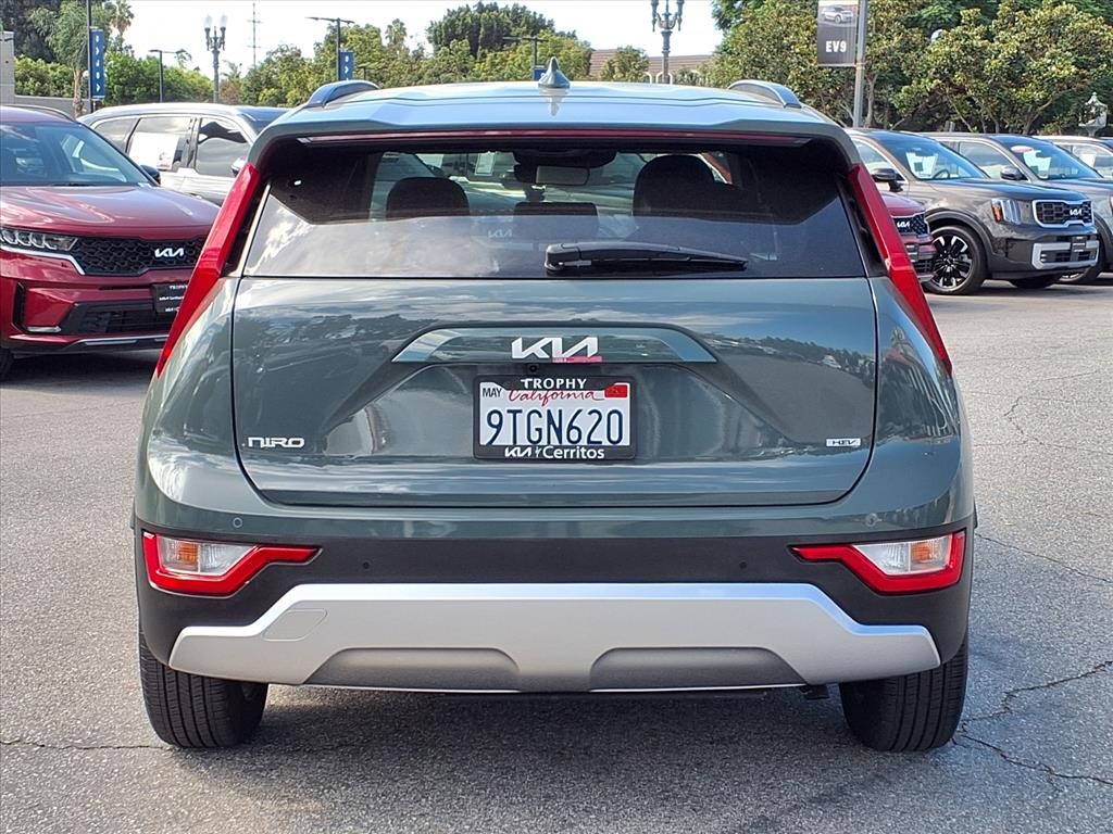 2025 Kia Niro EX photo 4