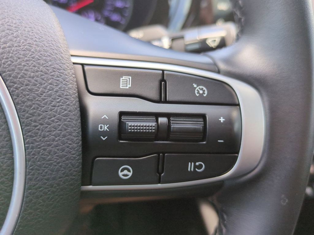 2022 Kia K5 GT-Line photo 24