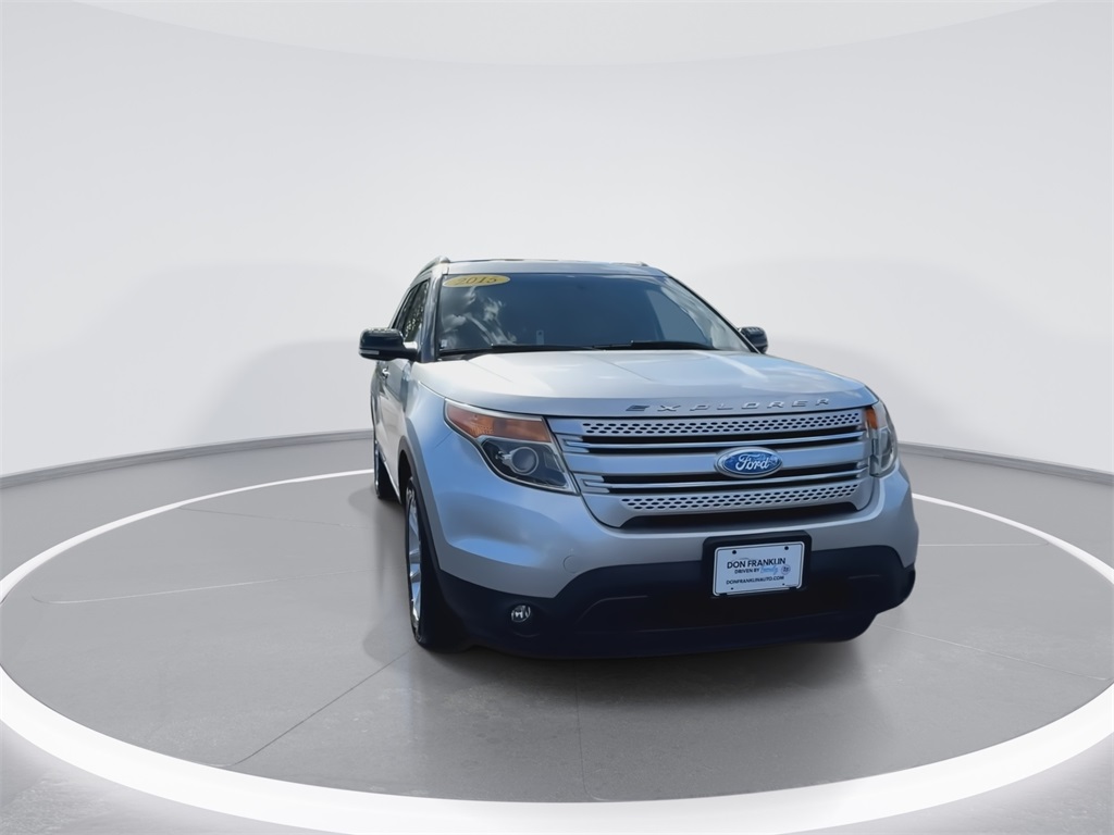 2015 Ford Explorer XLT photo 3