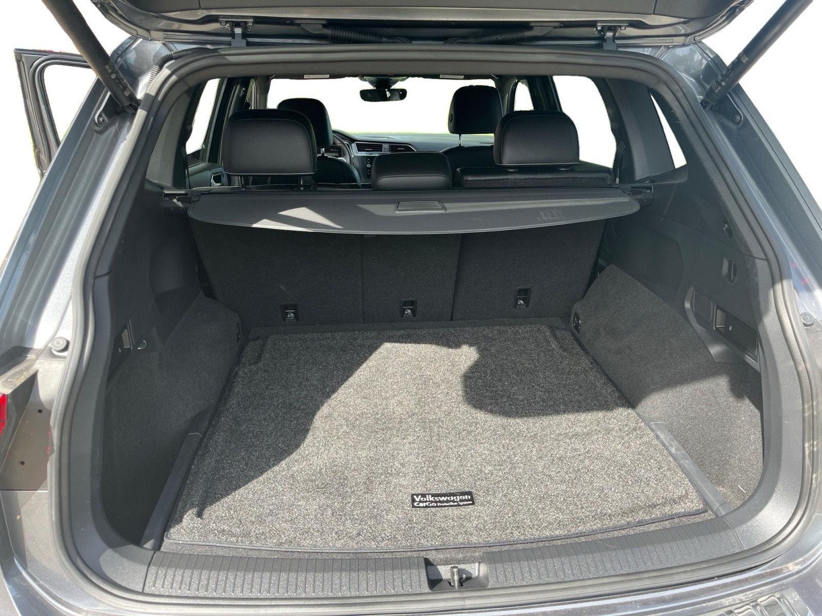 2022 Volkswagen Tiguan SEL Premium R-Line photo 9