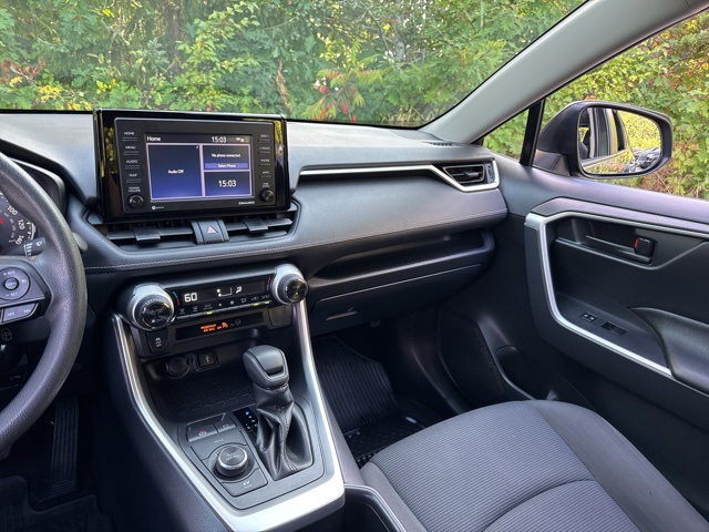 2022 Toyota RAV4 Hybrid LE photo 32