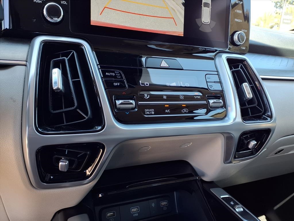 2022 Kia Sorento Plug-In Hybrid SX photo 18