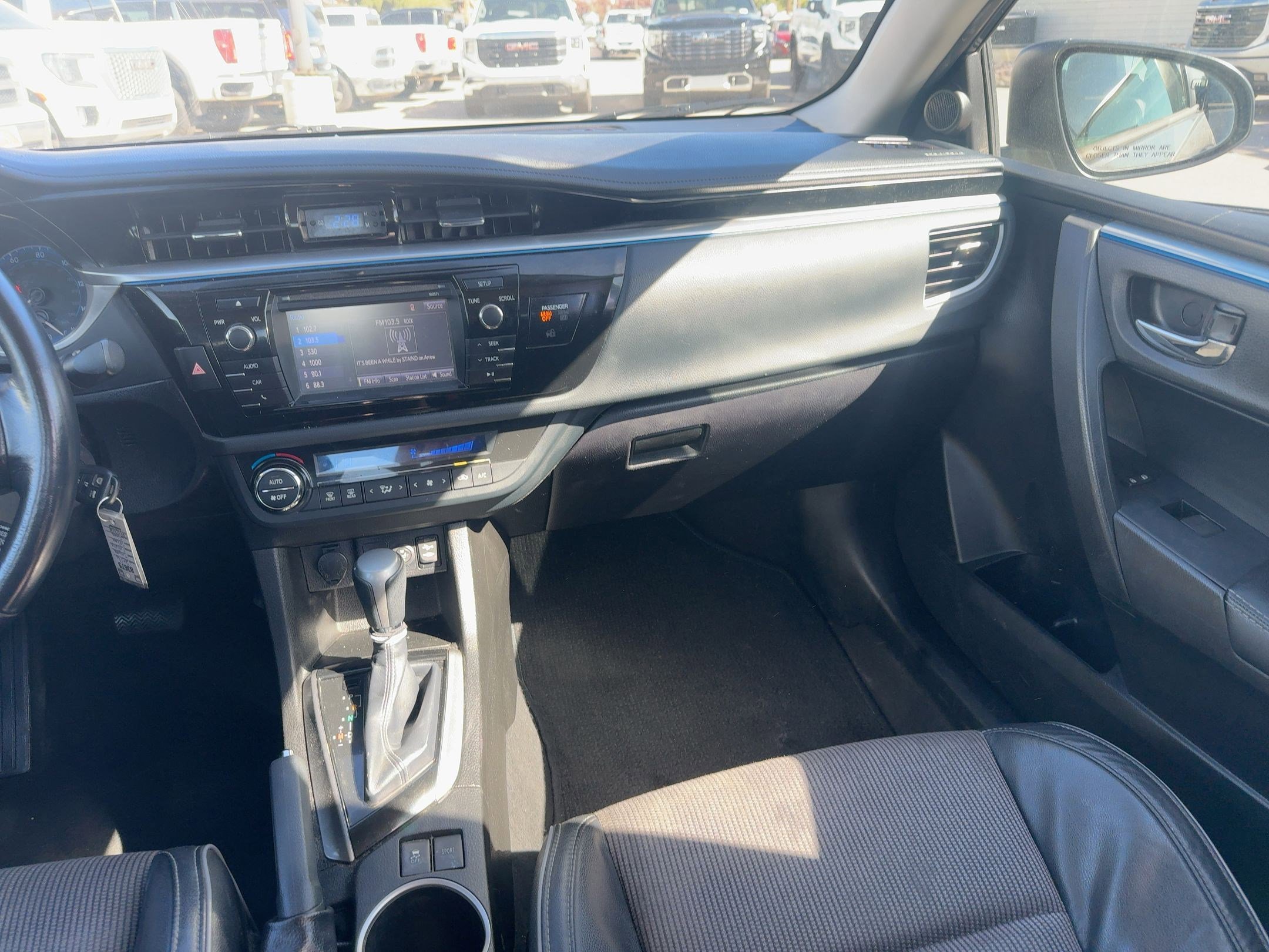 2016 Toyota Corolla S photo 20