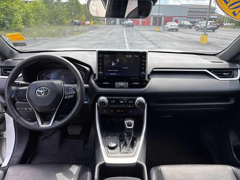 2022 Toyota RAV4 Hybrid XSE photo 12