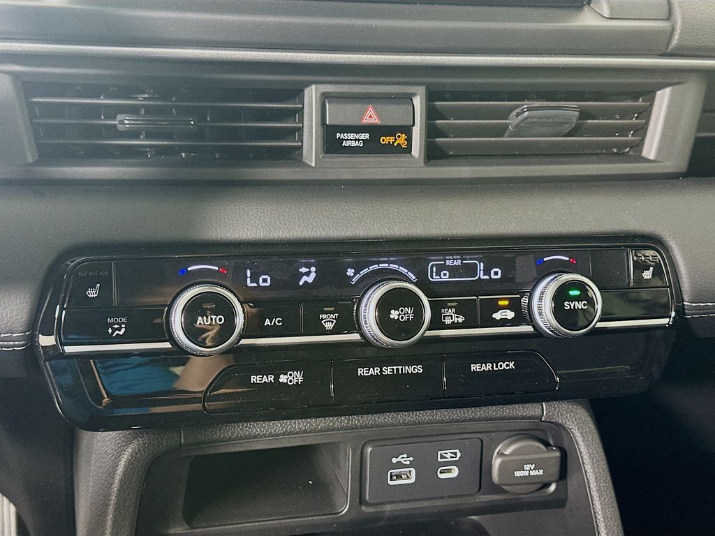 2025 Honda Pilot Touring photo 13