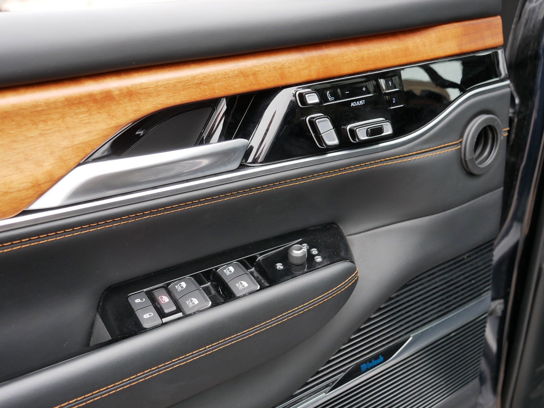 2024 Jeep Grand Wagoneer L III photo 19