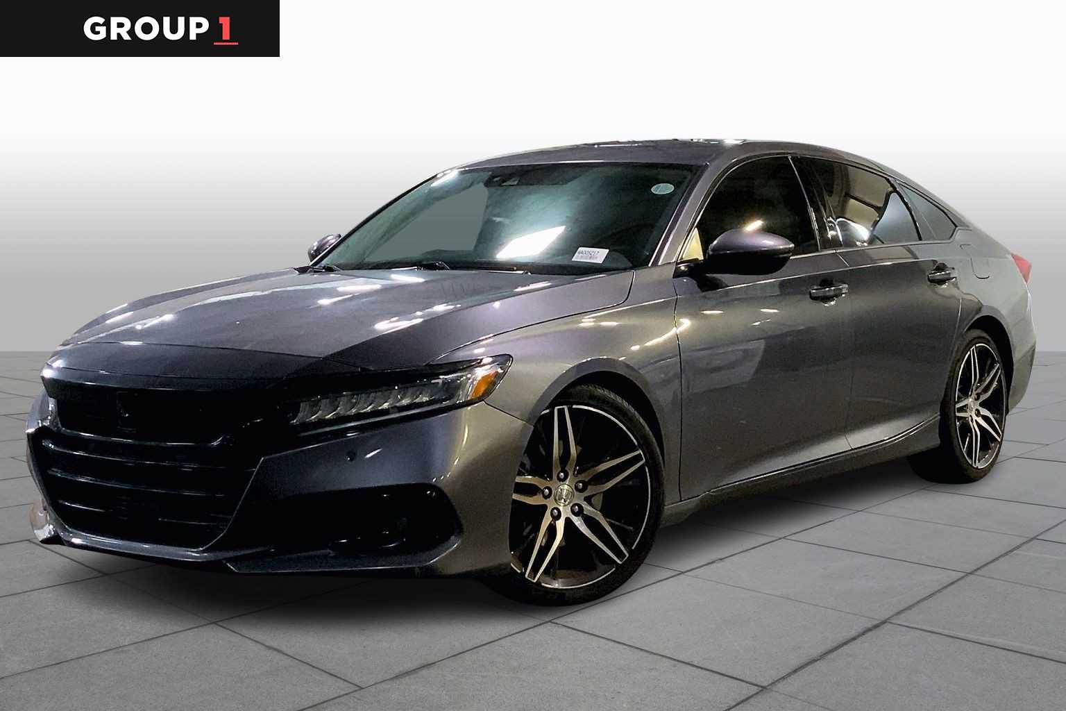 2022 Honda Accord Touring's photo