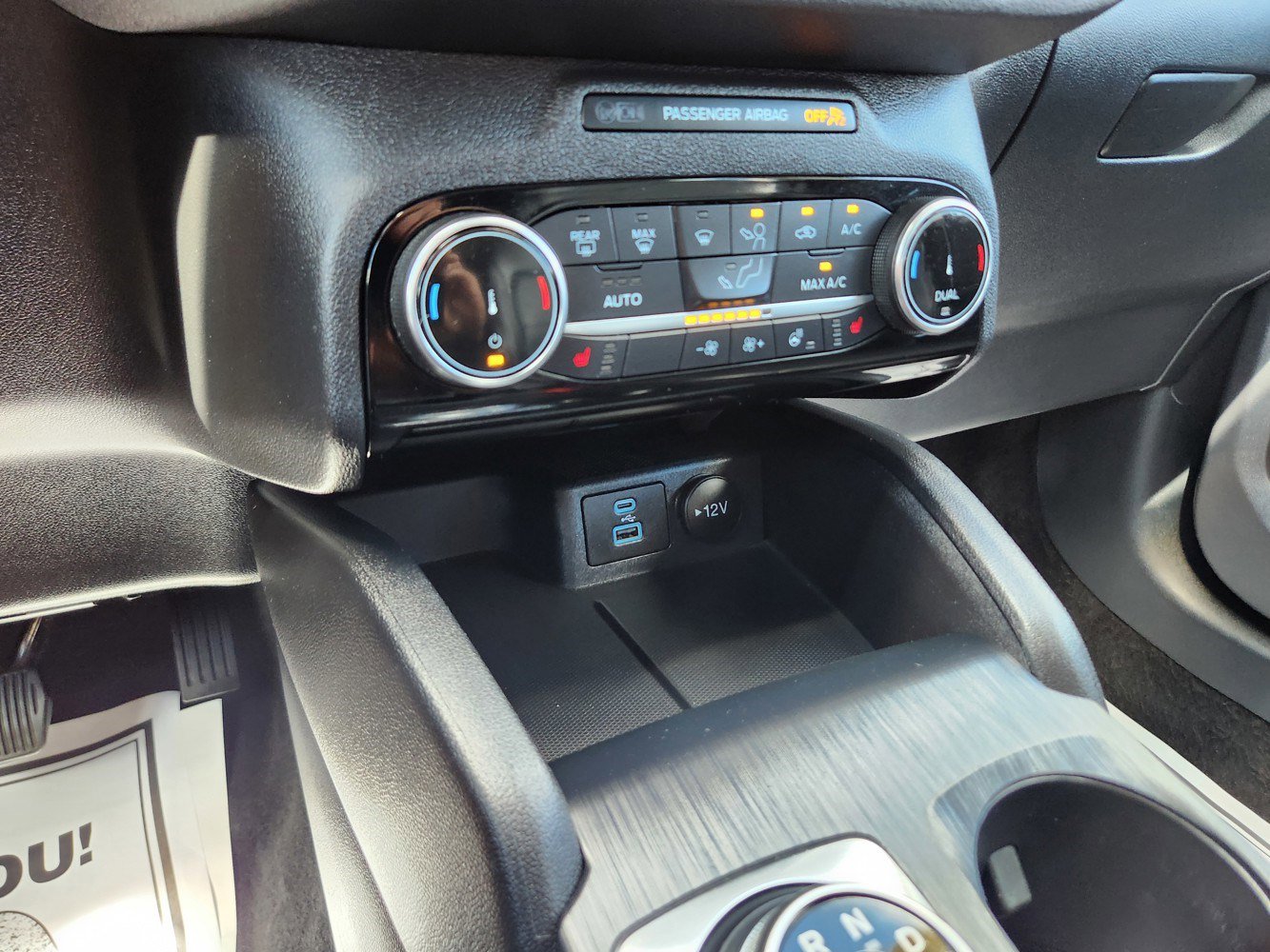 2022 Ford Escape SEL photo 11