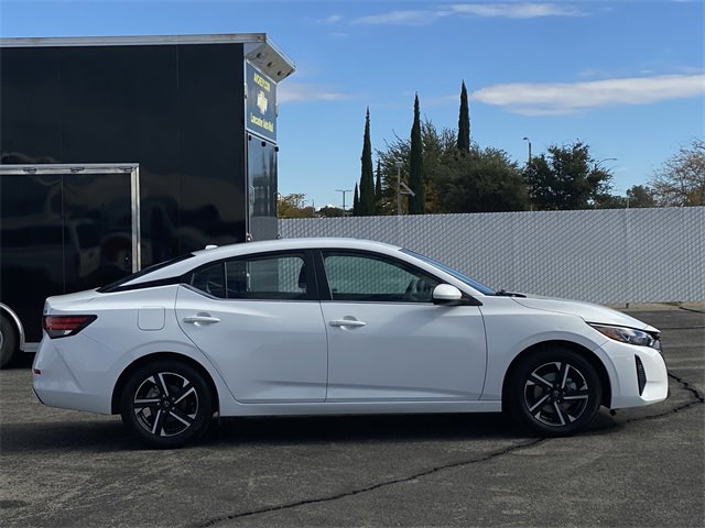 2024 Nissan Sentra SV photo 4