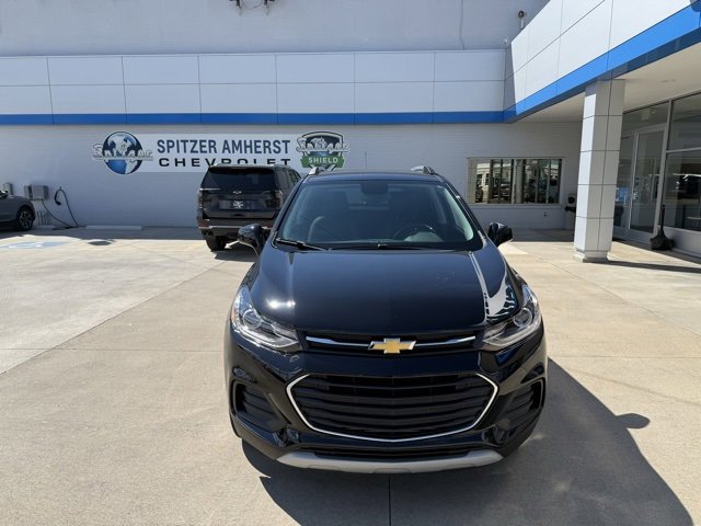 2022 Chevrolet Trax LT photo 2