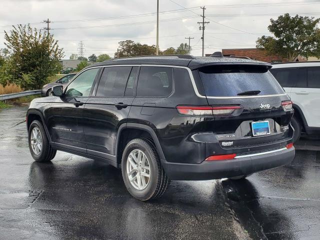 2021 Jeep Grand Cherokee Laredo photo 3