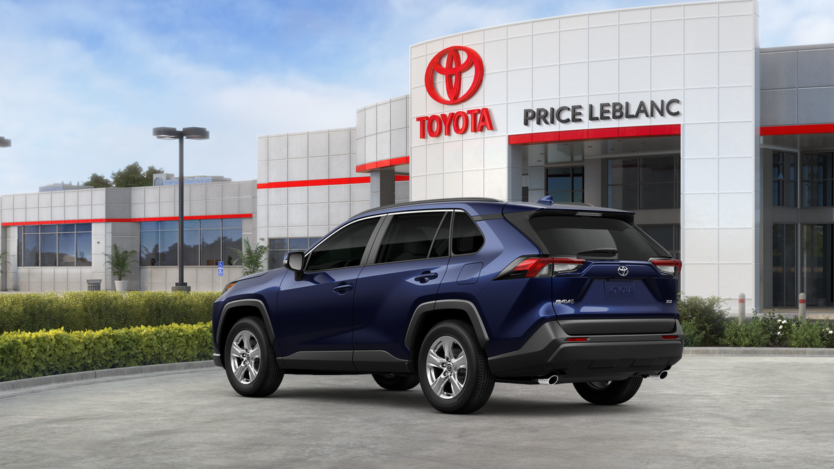 2025 Toyota RAV4 XLE photo 2