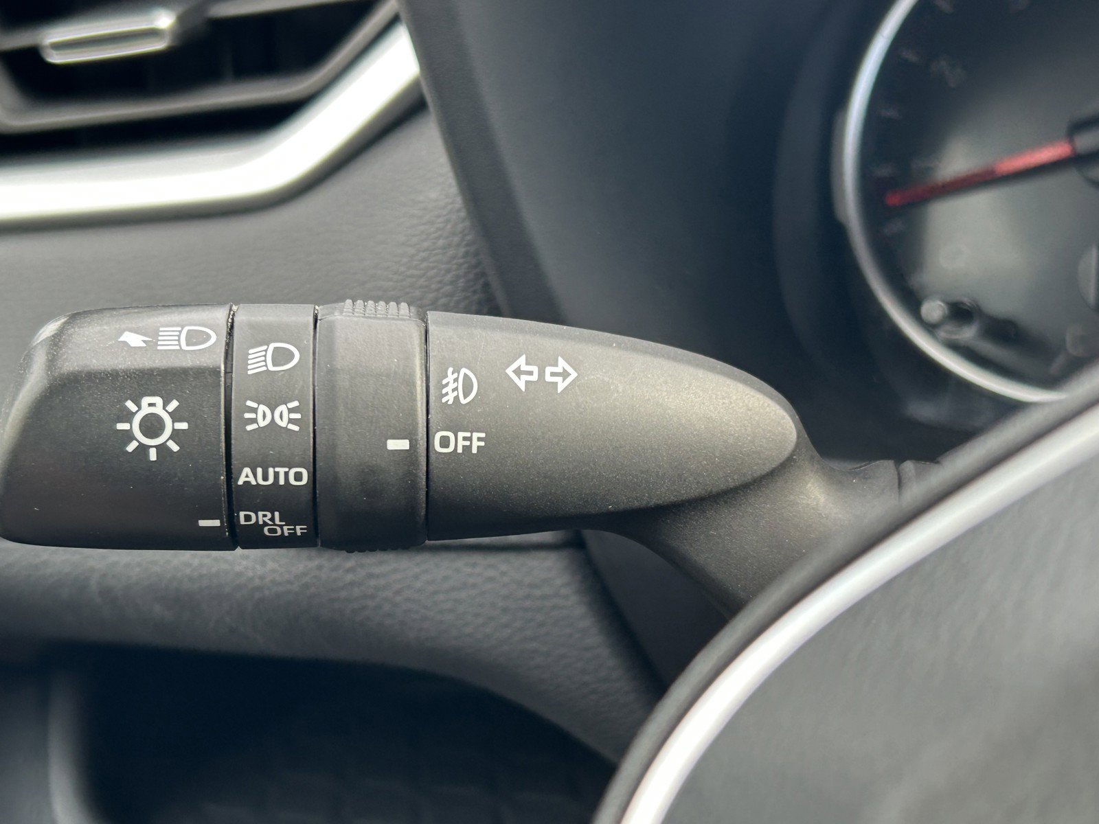 2022 Toyota RAV4 XLE Premium photo 26
