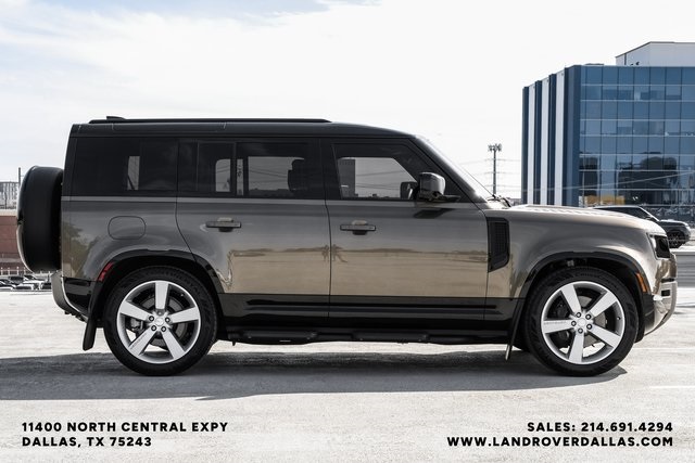 2025 Land Rover Defender 110 X-Dynamic SE photo 5
