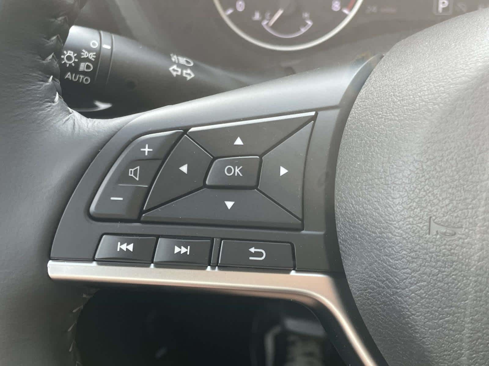 2025 Nissan Sentra SV photo 27
