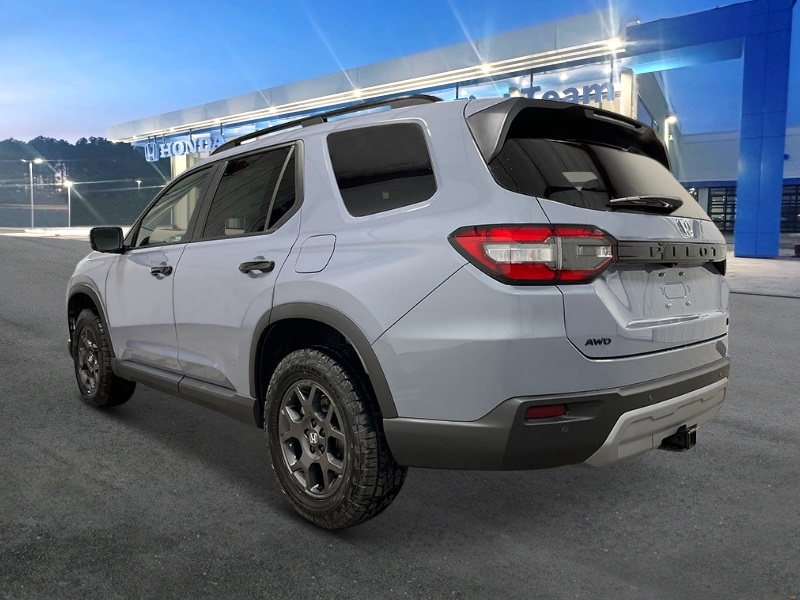 2025 Honda Pilot TrailSport photo 2
