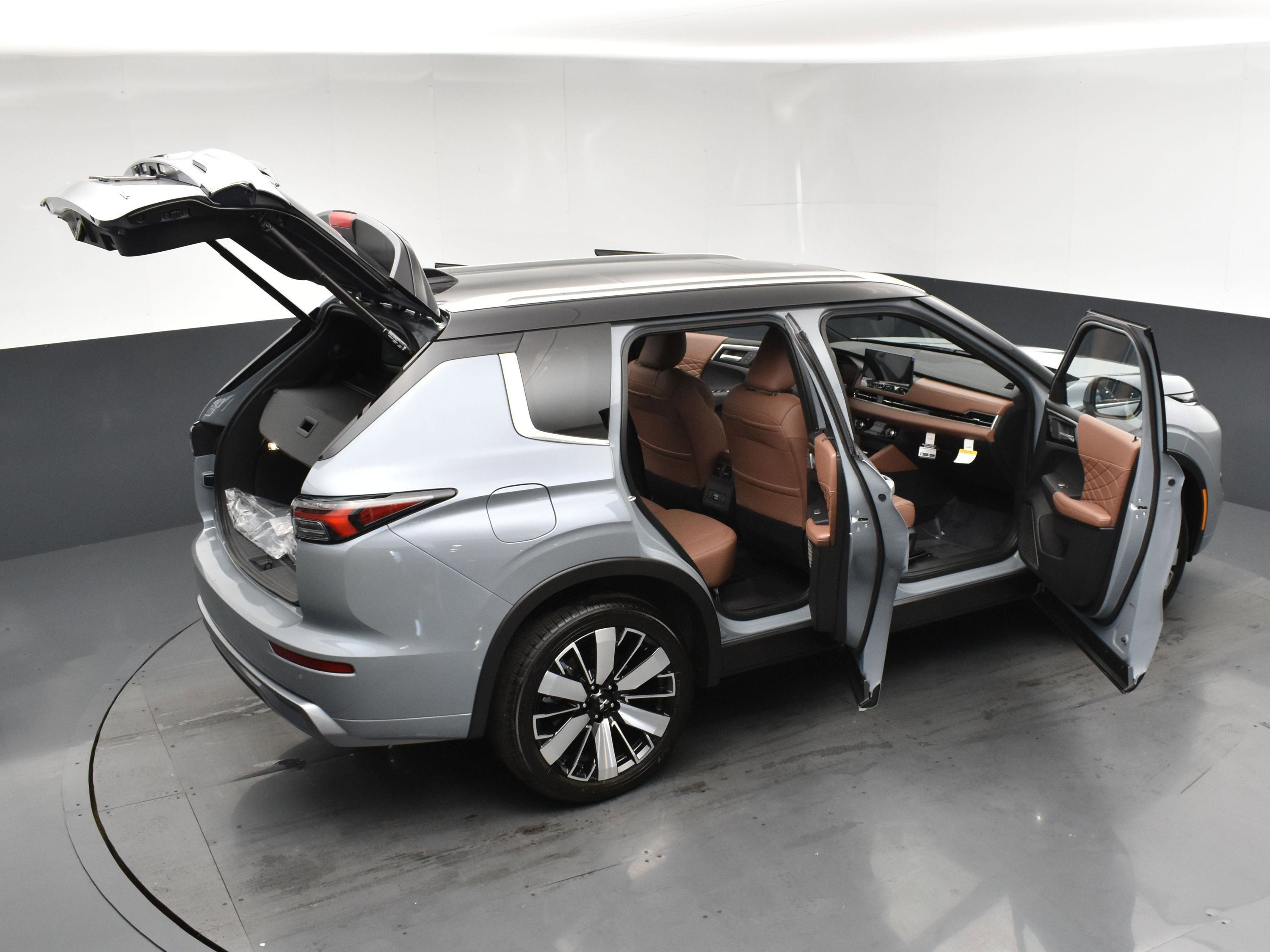 2025 Mitsubishi Outlander SEL photo 28