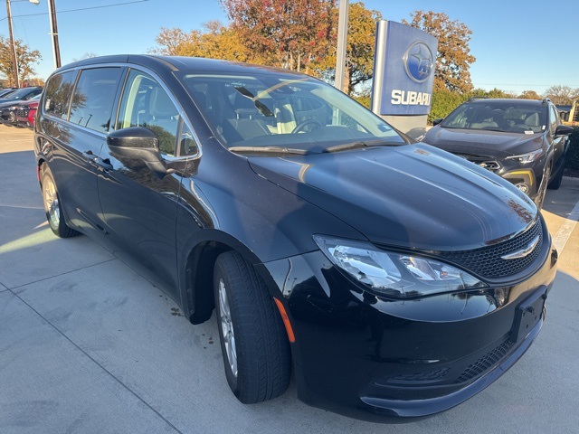 Pre-Owned 2024 Chrysler Voyager LX's photo