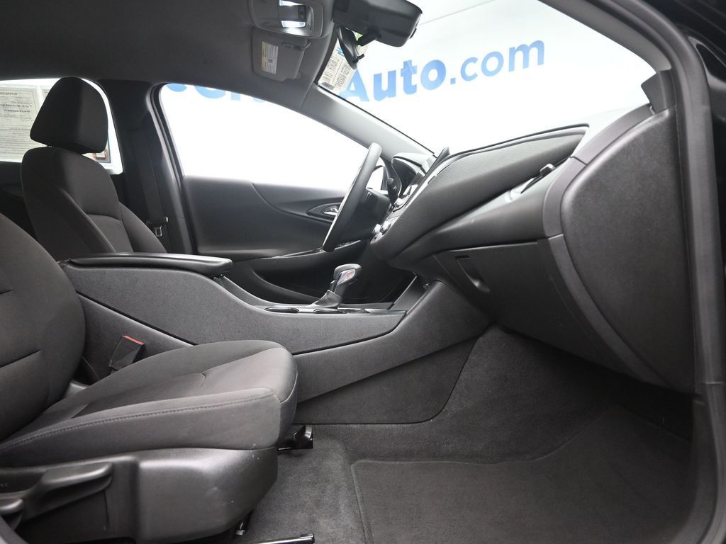 2023 Chevrolet Malibu 1LT photo 4