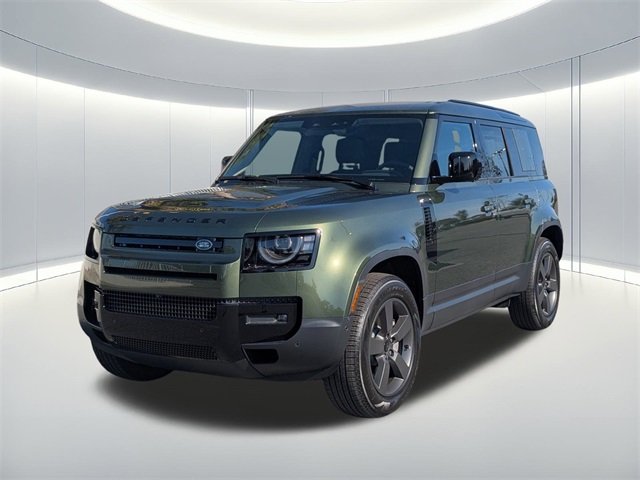 2026 Land Rover Defender S's photo