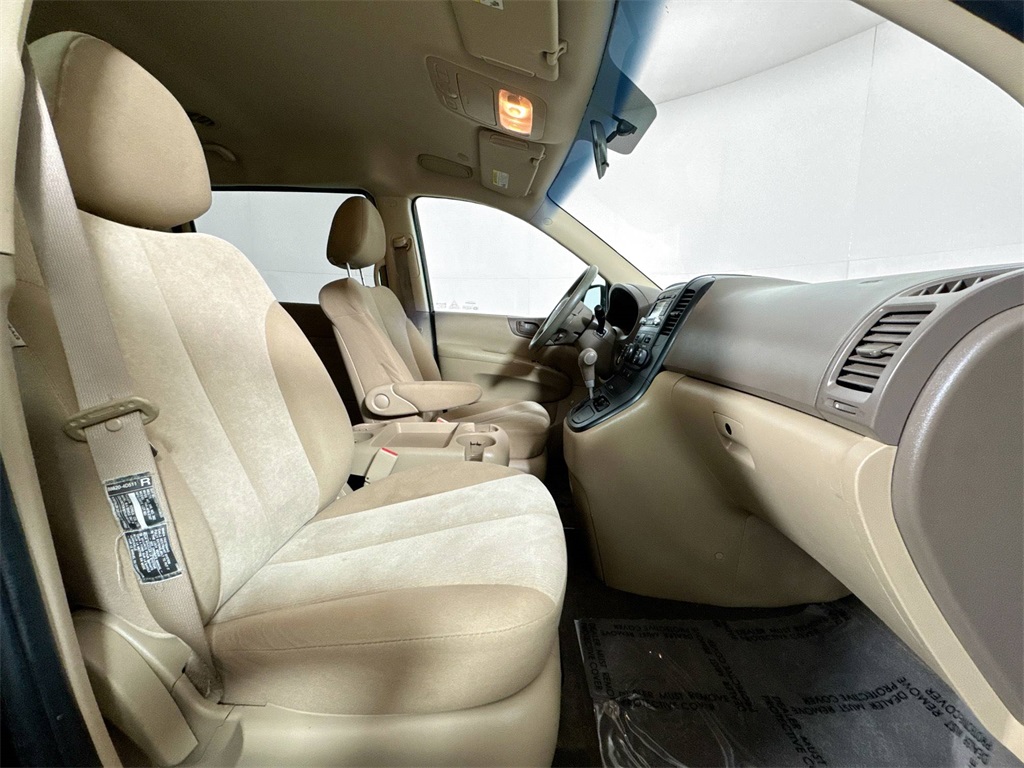 2012 Kia Sedona LX photo 10