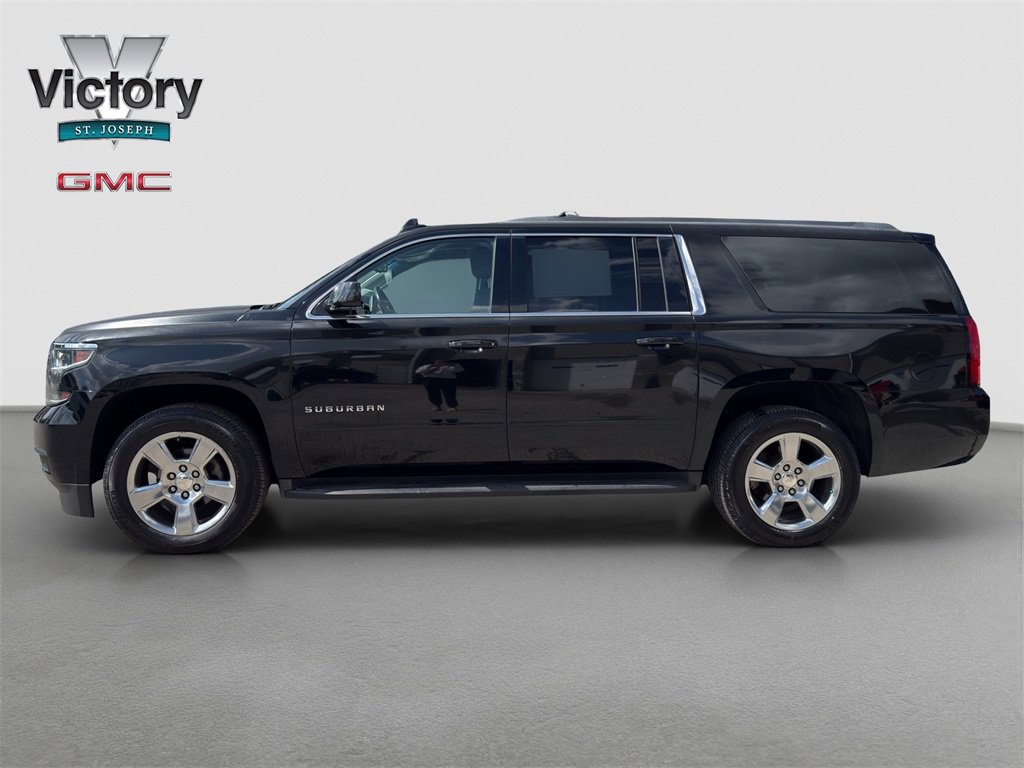 2017 Chevrolet Suburban LS photo 5