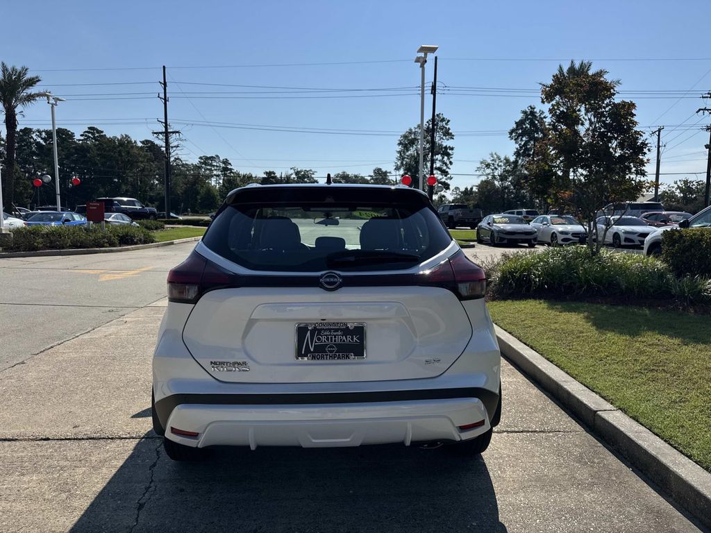2024 Nissan Kicks SR photo 4