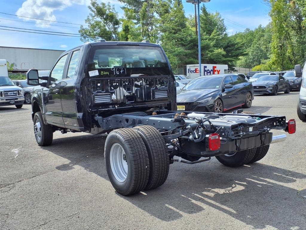 2025 Ford F-350 photo 4
