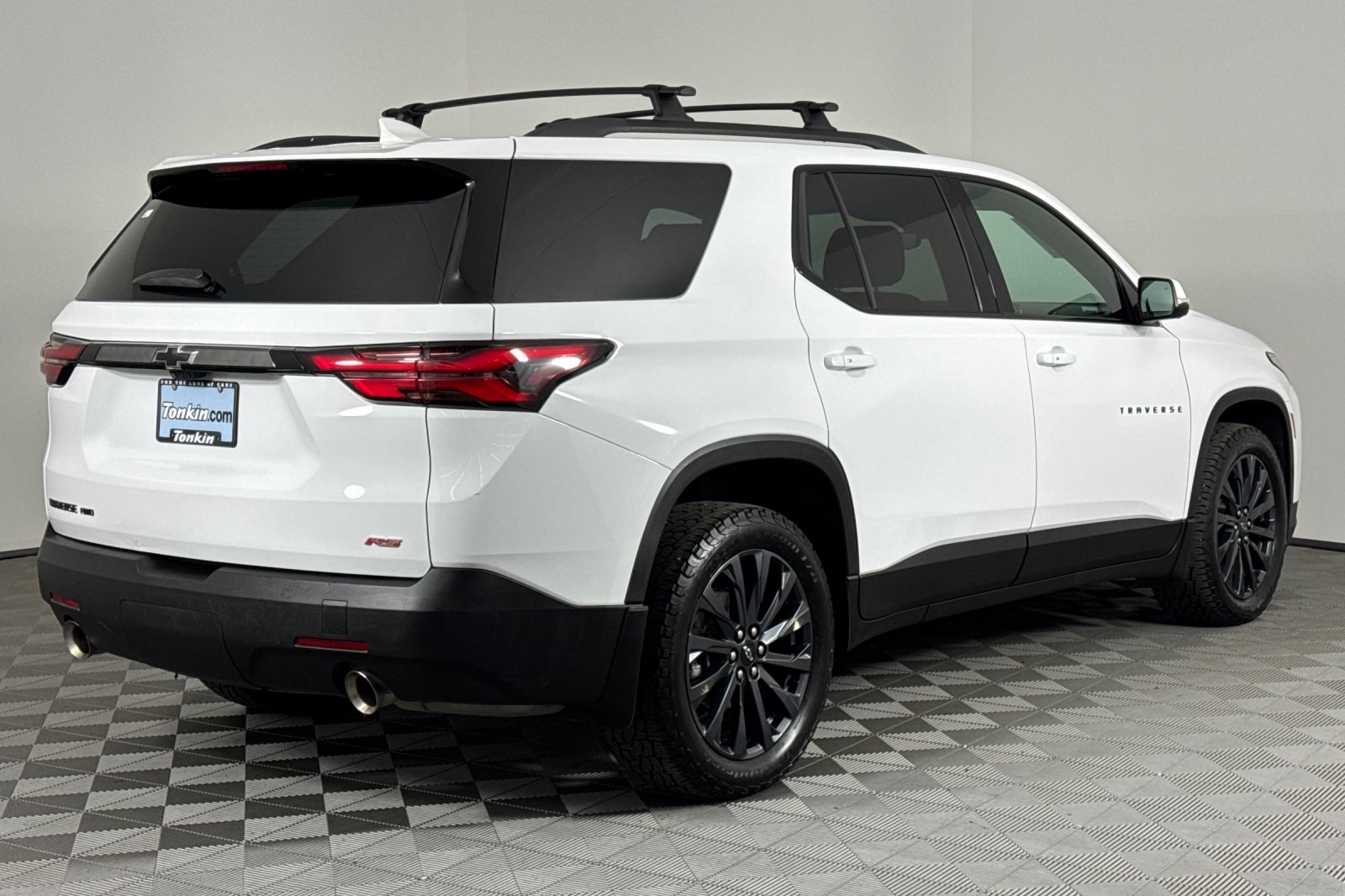 2023 Chevrolet Traverse RS photo 2