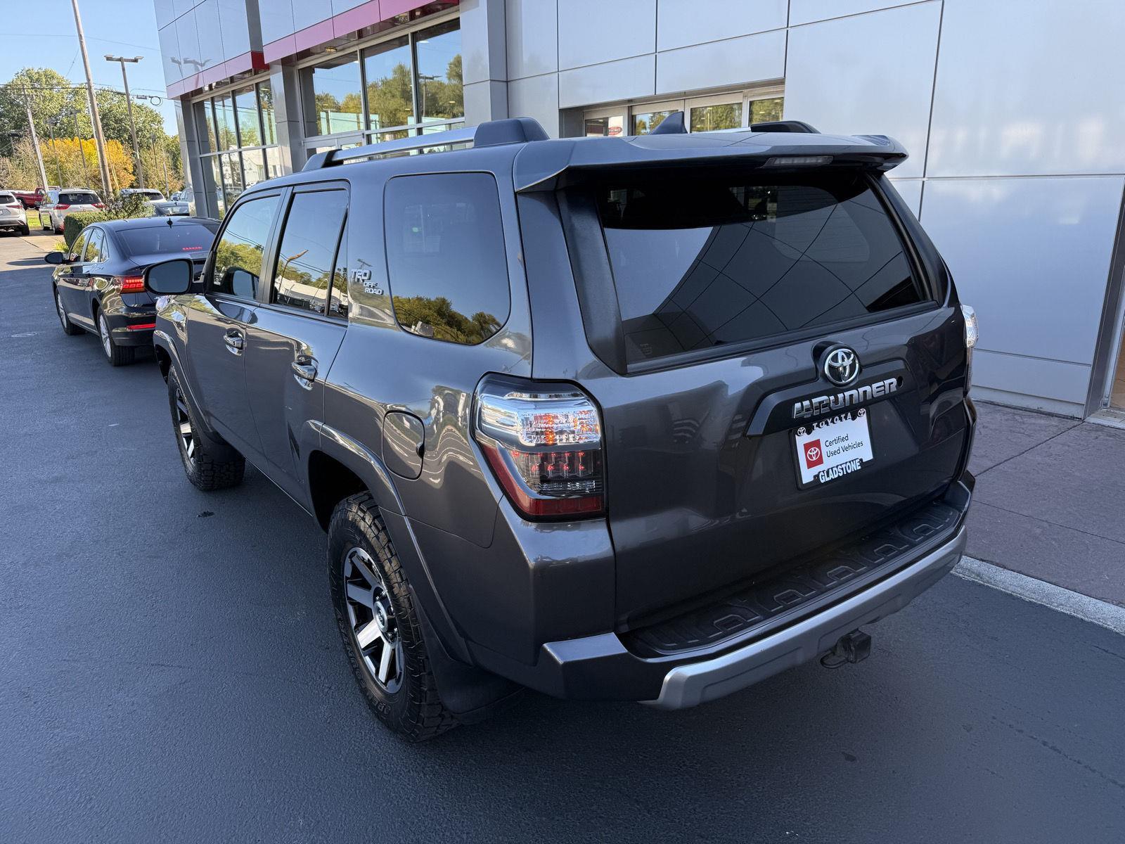 2018 Toyota 4Runner TRD Premium photo 2