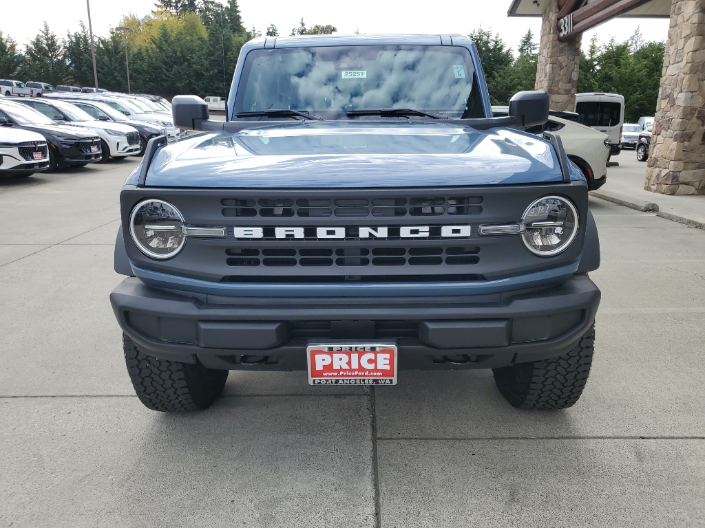 2025 Ford Bronco Base photo 2