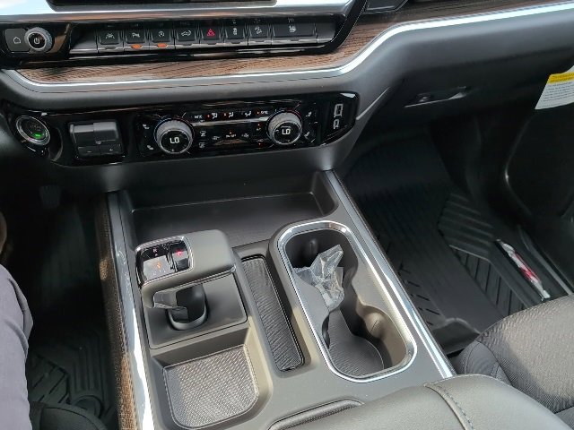 2026 Chevrolet Silverado 1500 RST photo 4