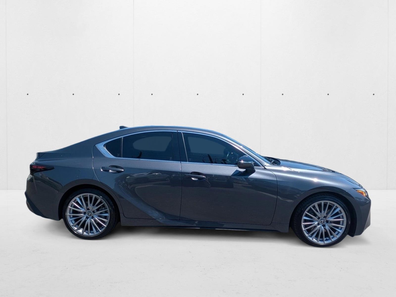 2024 Lexus IS 300 photo 4