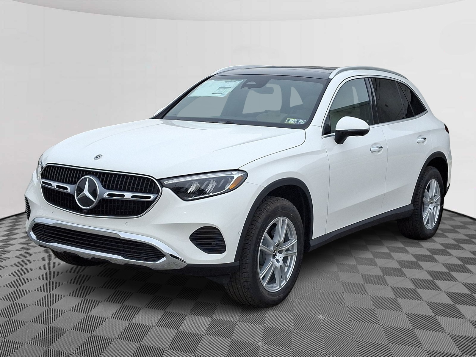 2025 Mercedes Benz GLC 300 4MATIC photo 2