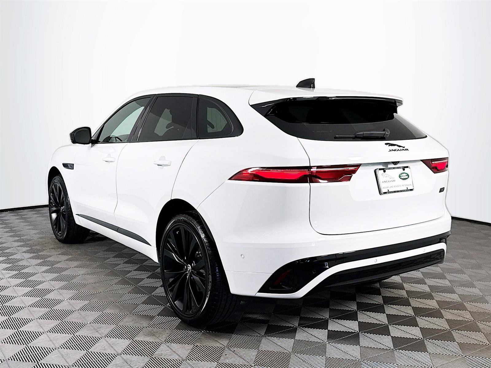 2026 Jaguar F-PACE P250 R-Dynamic S photo 7