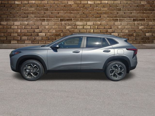 2026 Chevrolet Trax LT photo 2