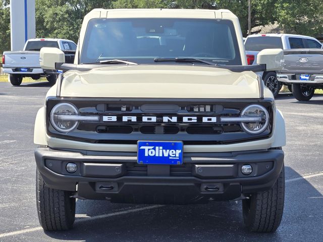 2025 Ford Bronco Outer Banks photo 3