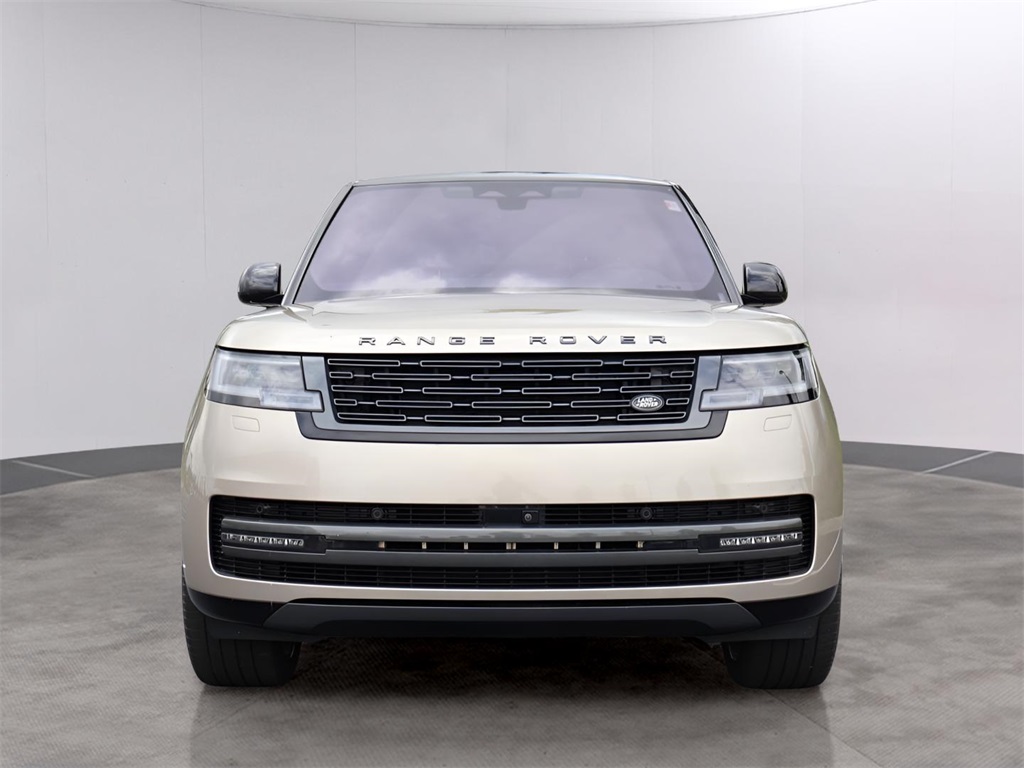 2023 Land Rover Range Rover SE photo 2