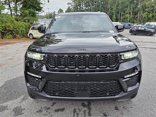 2025 Jeep Grand Cherokee Limited photo 2