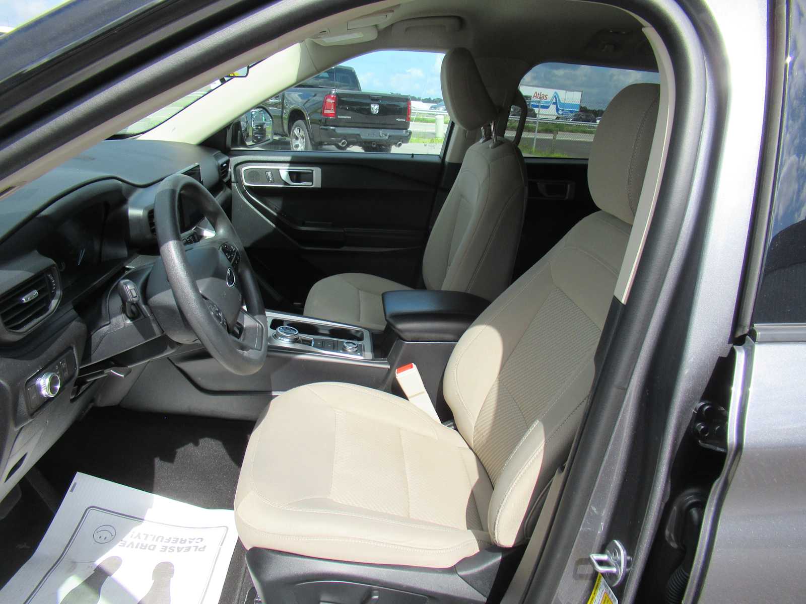 2021 Ford Explorer Base photo 19