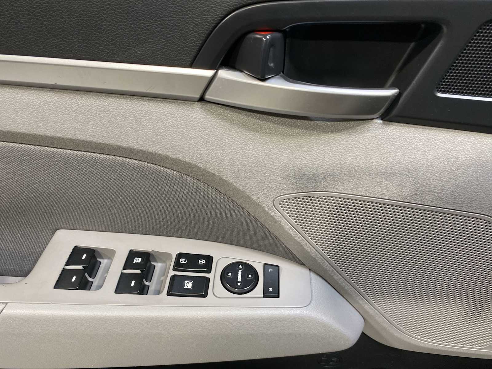 2020 Hyundai Elantra SEL photo 21