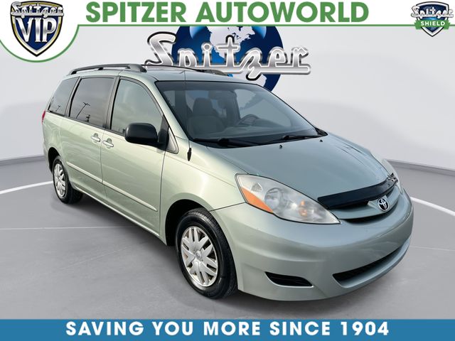 2009 Toyota Sienna's photo