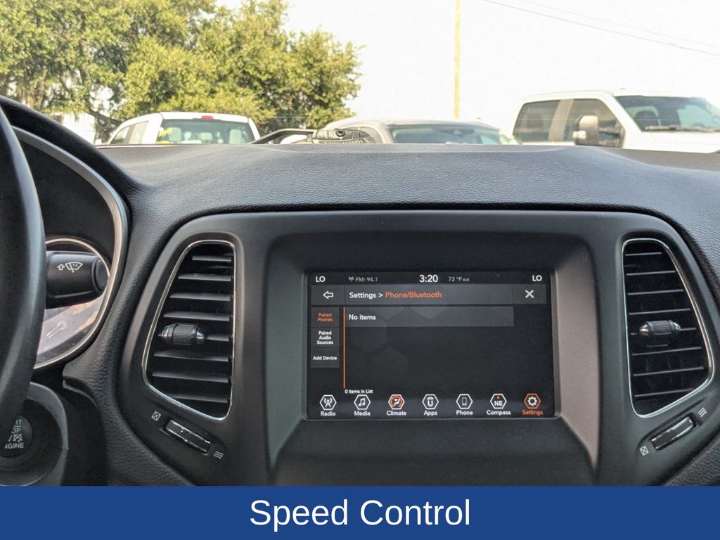 2020 Jeep Compass Latitude photo 17