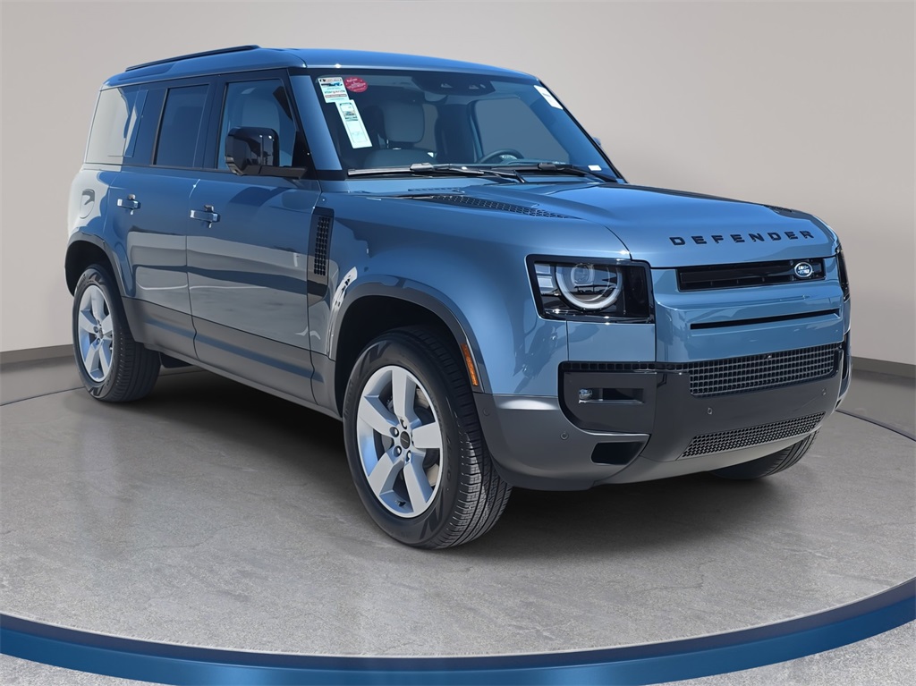 2026 Land Rover Defender 110 S photo 3
