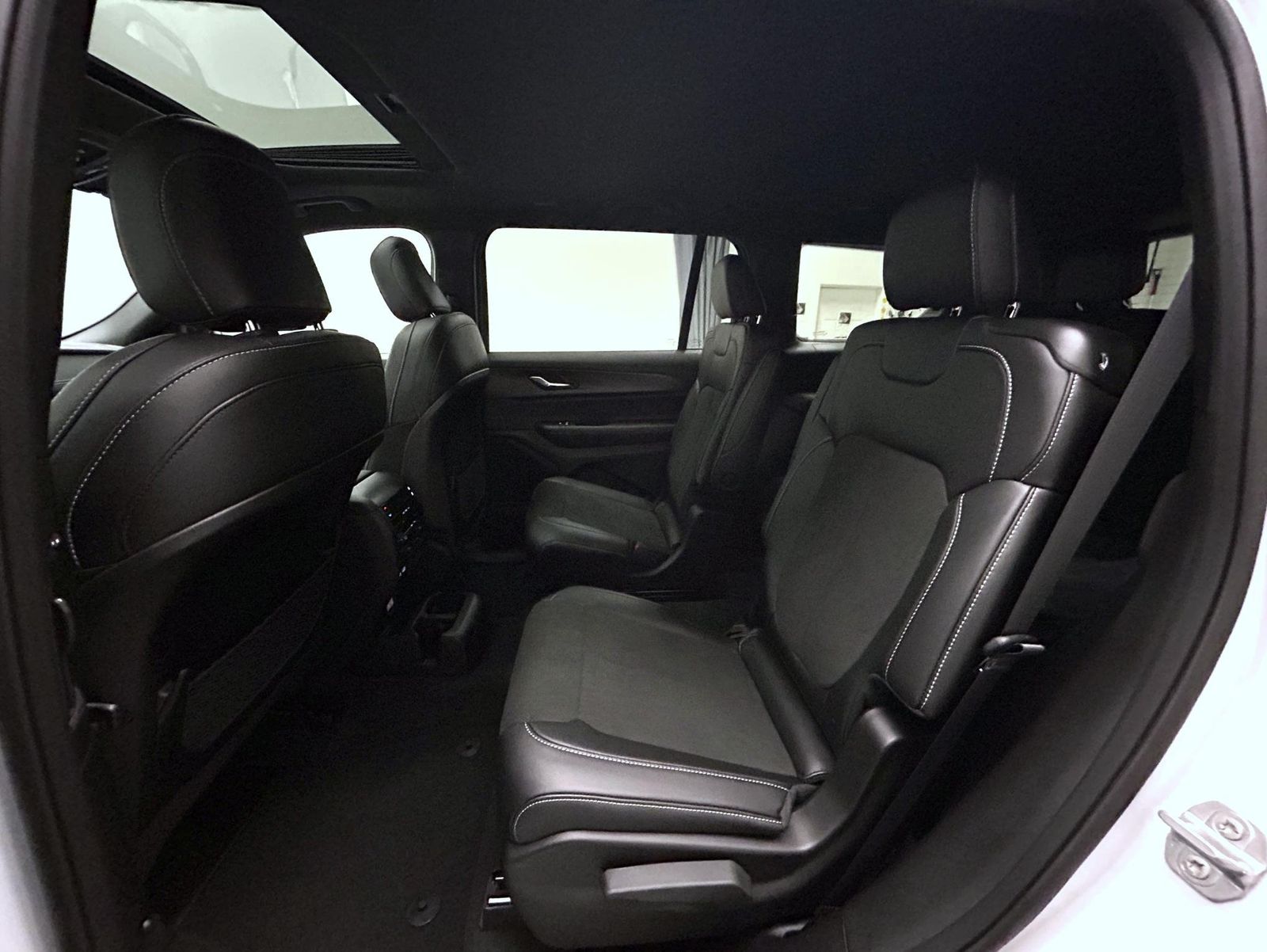 2025 Jeep Grand Cherokee Altitude X photo 11
