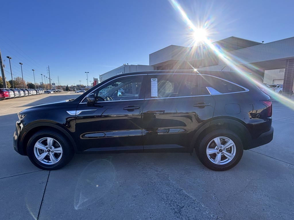 2021 Kia Sorento LX photo 4
